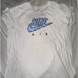 NIKE white grade school t shirt